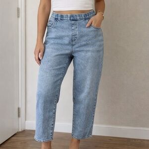 H&M | Light Wash Pull-Up Crop Jeans * Plus